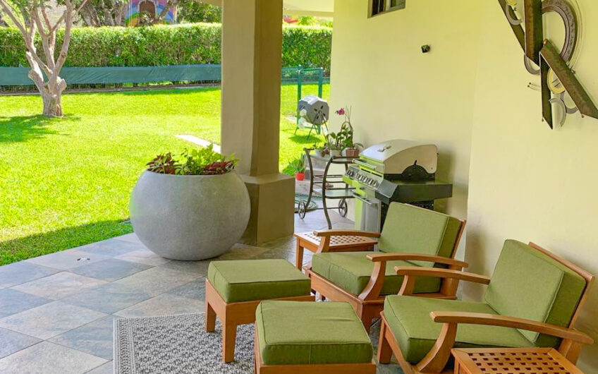 Casa de 450 m2 de una planta con 1.875 m2 de lote en Santa Ana Piedades