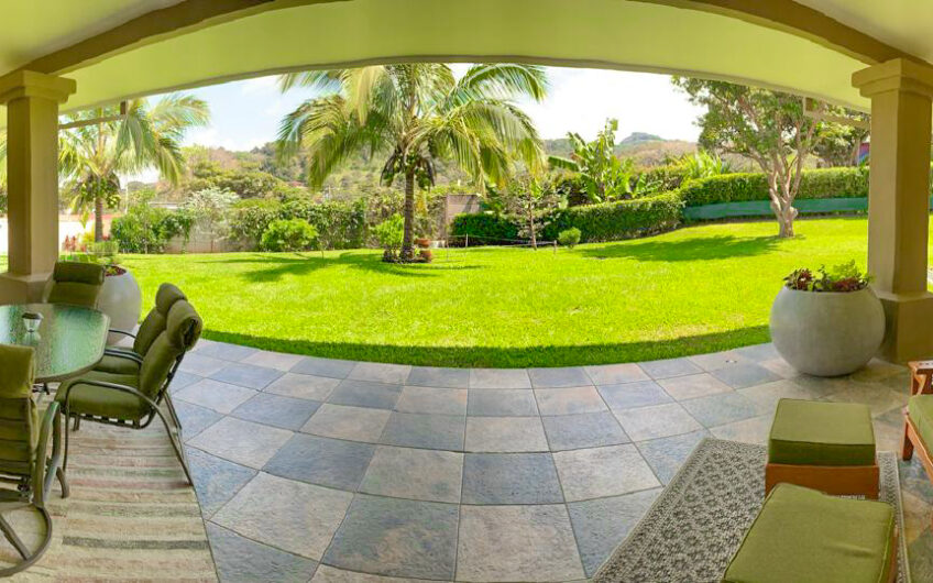 Casa de 450 m2 de una planta con 1.875 m2 de lote en Santa Ana Piedades