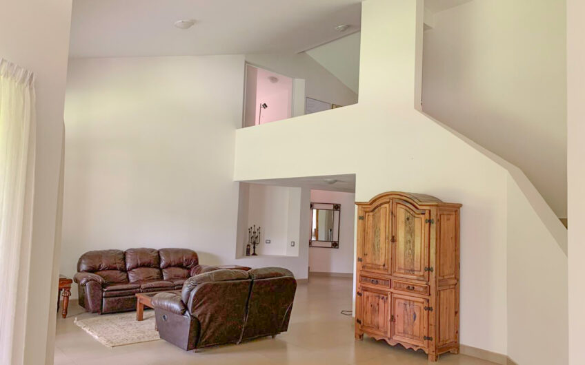 Casa de 450 m2 de una planta con 1.875 m2 de lote en Santa Ana Piedades