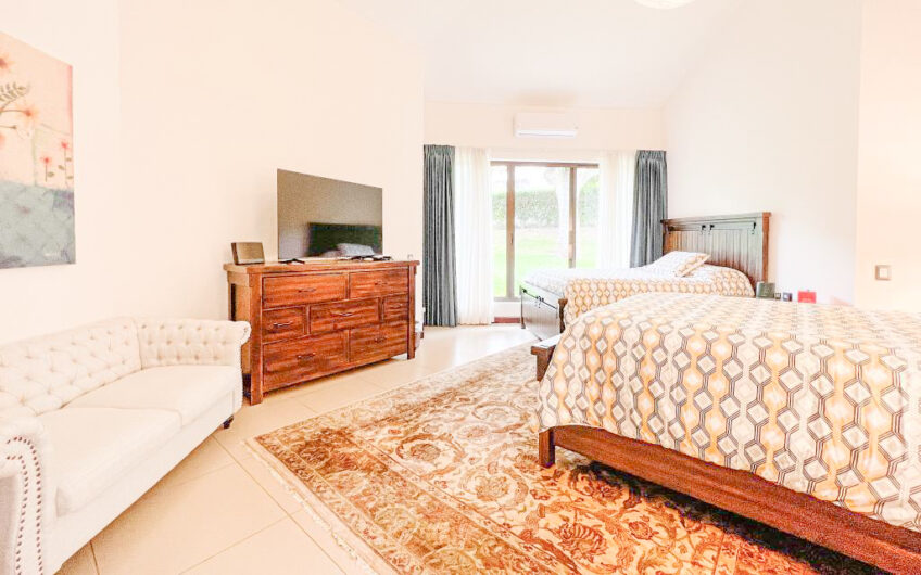Casa de 450 m2 de una planta con 1.875 m2 de lote en Santa Ana Piedades