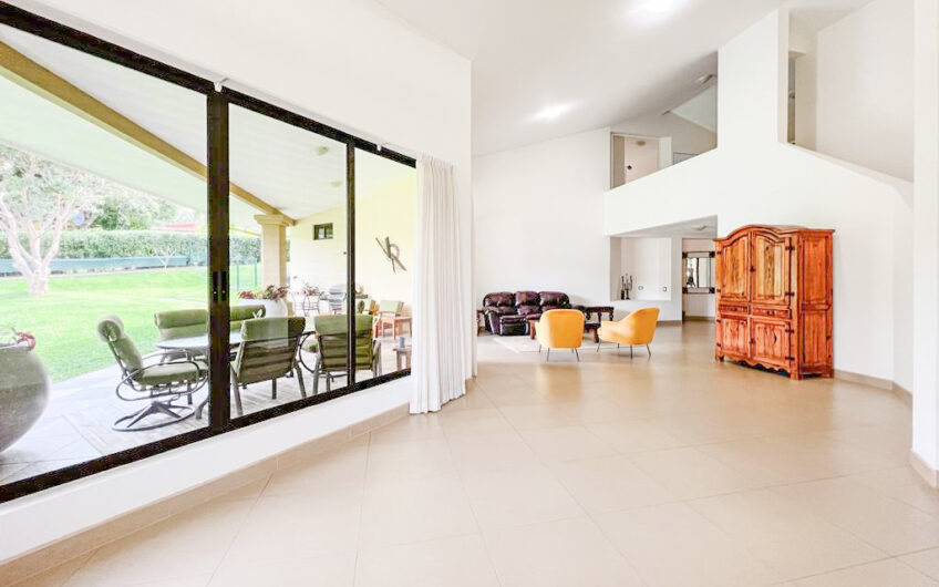 Casa de 450 m2 de una planta con 1.875 m2 de lote en Santa Ana Piedades