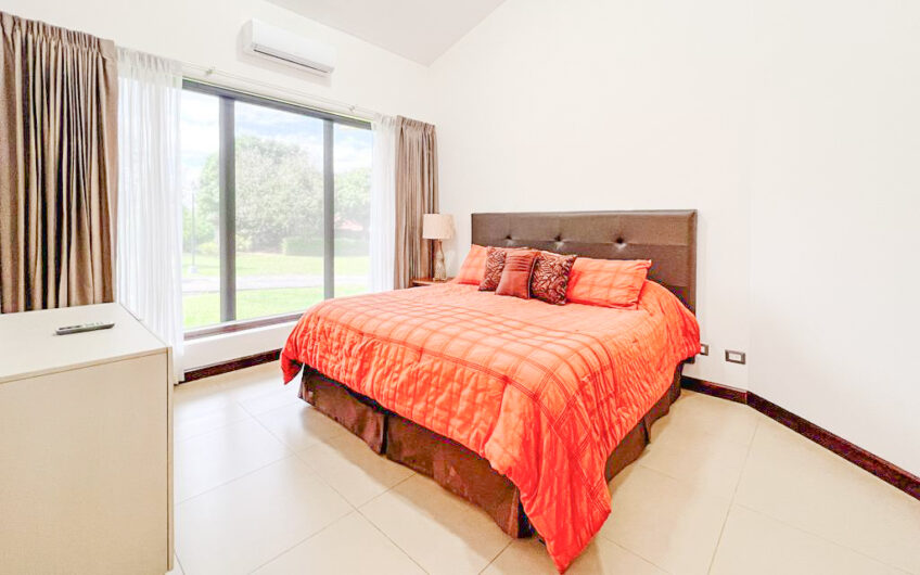Casa de 450 m2 de una planta con 1.875 m2 de lote en Santa Ana Piedades