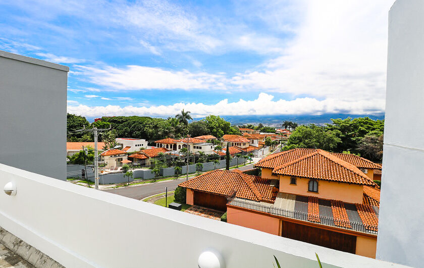 Condo Loft amueblado con vista en Guachipelín x Multiplaza Escazú