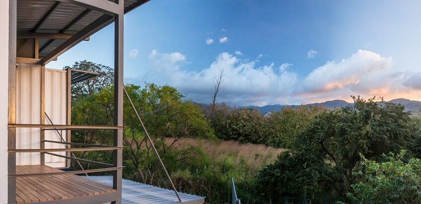 Lindora Santa Ana! Condo estilo Loft de 2 habit. con vista / jardín / línea blanca