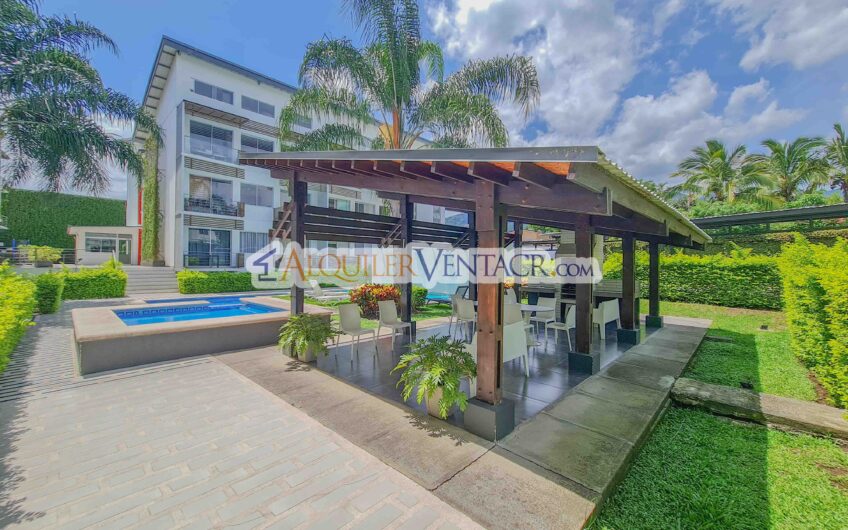 Apartamento de 2 habit. con línea blanca en Santa Ana Centro