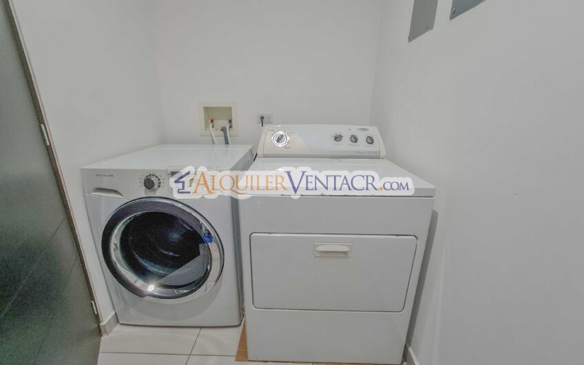 Apartamento de 2 habit. con línea blanca en Santa Ana Centro