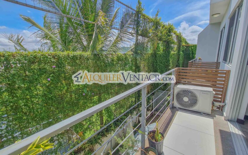 Apartamento de 2 habit. con línea blanca en Santa Ana Centro