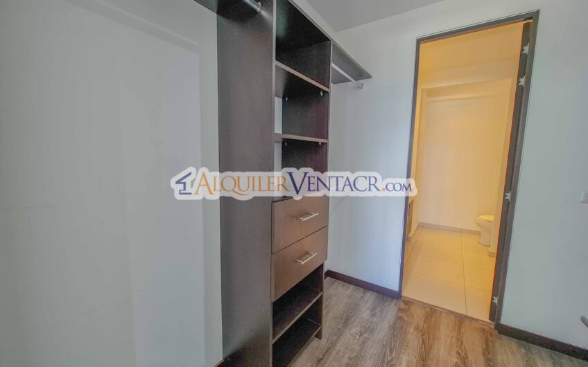 Apartamento de 2 habit. con línea blanca en Santa Ana Centro