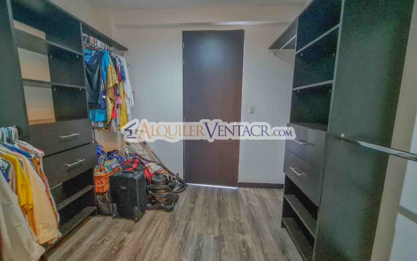 Apartamento de 2 habit. con línea blanca en Santa Ana Centro