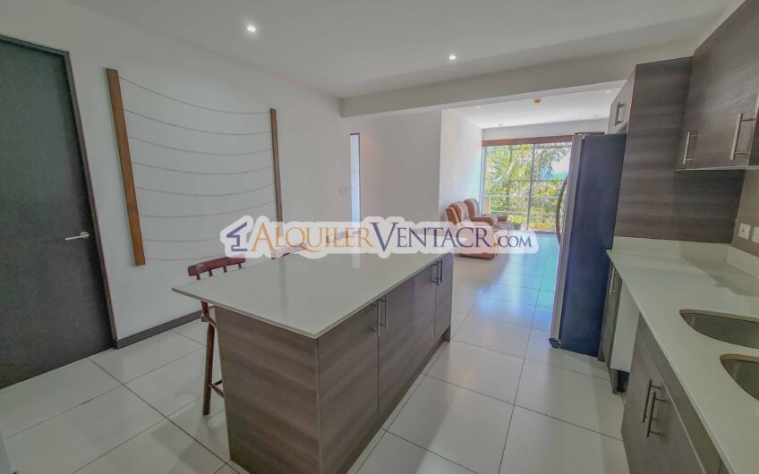 Apartamento de 2 habit. con línea blanca en Santa Ana Centro