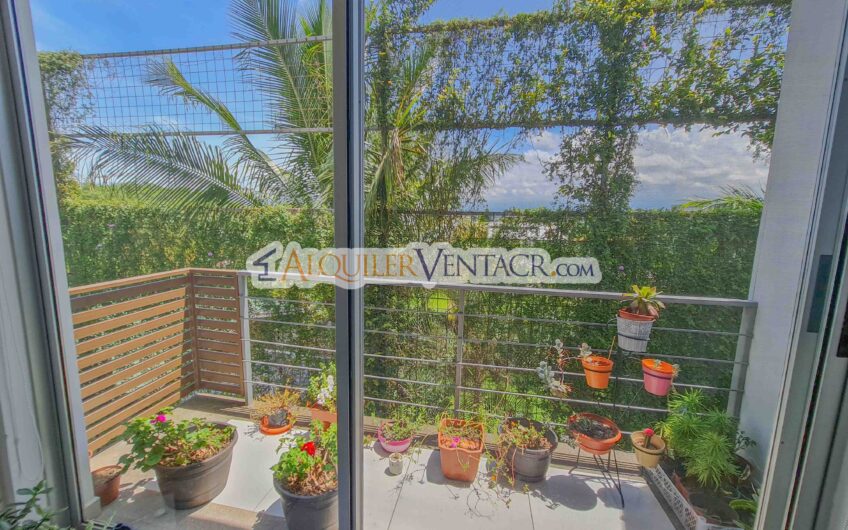 Apartamento de 2 habit. con línea blanca en Santa Ana Centro