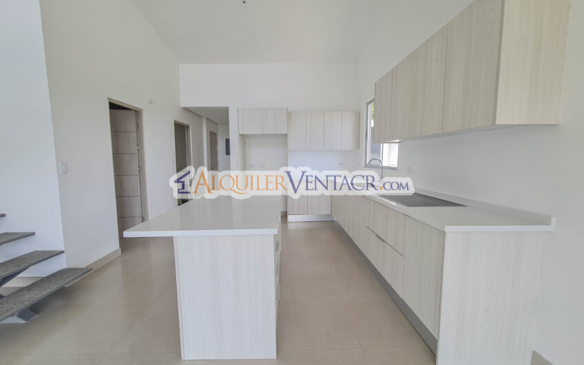 Penthouse Esquinero de Lujo con Impresionantes Vistas en Alto Las Palomas Santa Ana