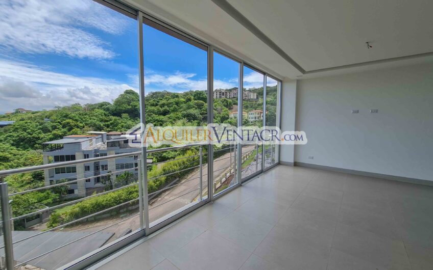 Penthouse Esquinero de Lujo con Impresionantes Vistas en Alto Las Palomas Santa Ana