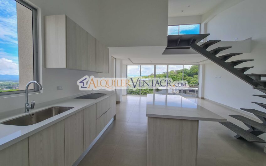 Penthouse Esquinero de Lujo con Impresionantes Vistas en Alto Las Palomas Santa Ana