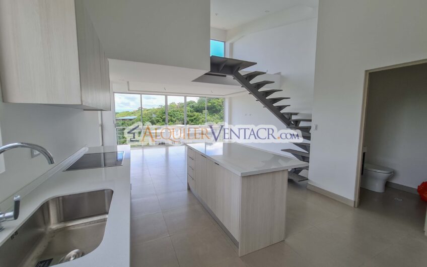 Penthouse Esquinero de Lujo con Impresionantes Vistas en Alto Las Palomas Santa Ana