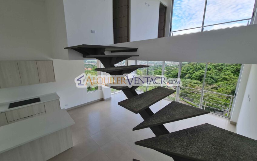 Penthouse Esquinero de Lujo con Impresionantes Vistas en Alto Las Palomas Santa Ana