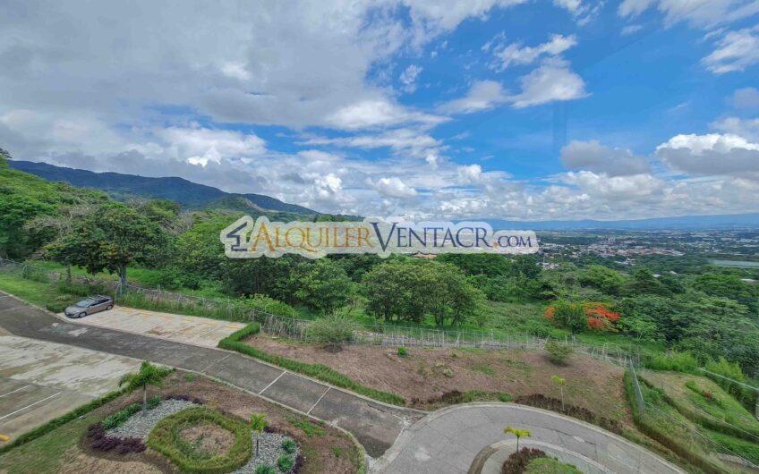 Penthouse Esquinero de Lujo con Impresionantes Vistas en Alto Las Palomas Santa Ana