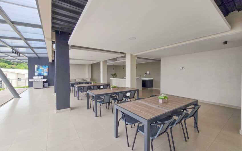 Penthouse Esquinero de Lujo con Impresionantes Vistas en Alto Las Palomas Santa Ana