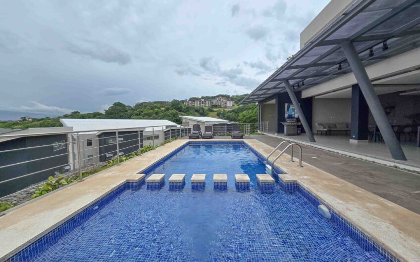 Penthouse Esquinero de Lujo con Impresionantes Vistas en Alto Las Palomas Santa Ana