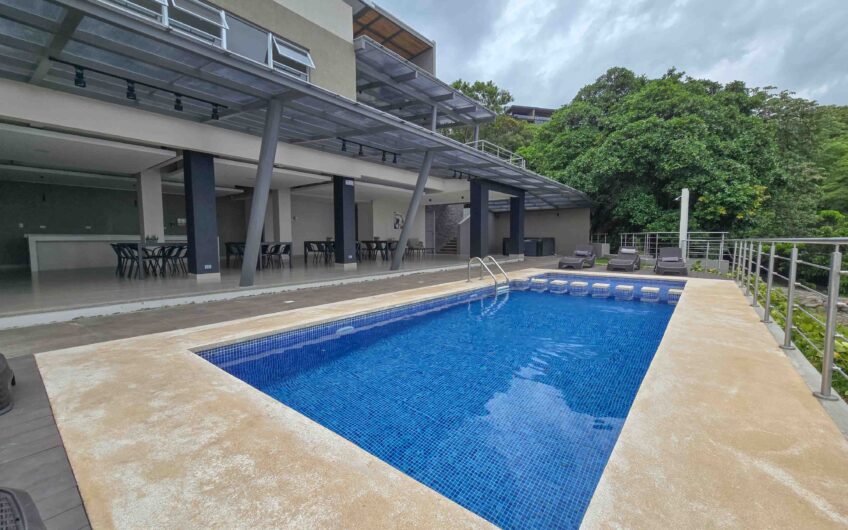 Penthouse Esquinero de Lujo con Impresionantes Vistas en Alto Las Palomas Santa Ana