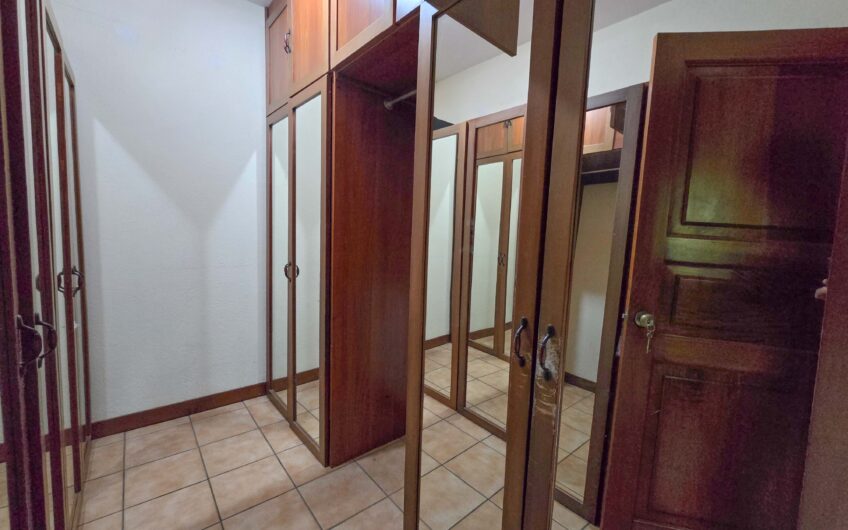 Propiedad de 3 casas de una sola planta con 2.742 m2 de lote en Santa Ana Piedades