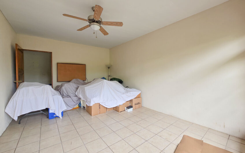 Propiedad de 3 casas de una sola planta con 2.742 m2 de lote en Santa Ana Piedades