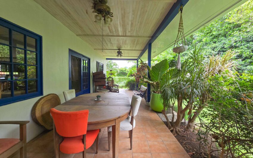 Propiedad de 3 casas de una sola planta con 2.742 m2 de lote en Santa Ana Piedades