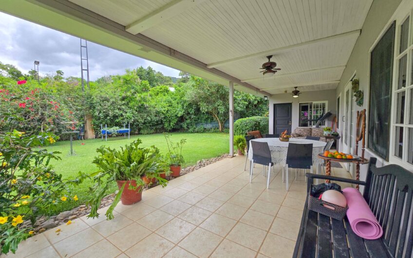 Propiedad de 3 casas de una sola planta con 2.742 m2 de lote en Santa Ana Piedades