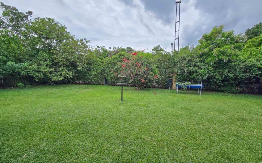 Propiedad de 3 casas de una sola planta con 2.742 m2 de lote en Santa Ana Piedades