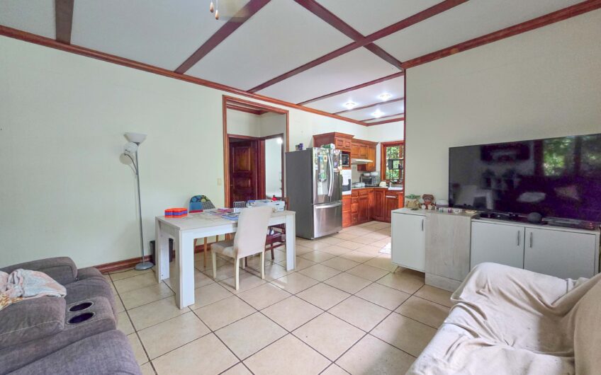 Propiedad de 3 casas de una sola planta con 2.742 m2 de lote en Santa Ana Piedades