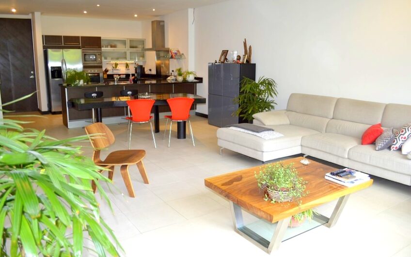 Apartamento con línea blanca y vista en Alto Las Palomas Santa Ana