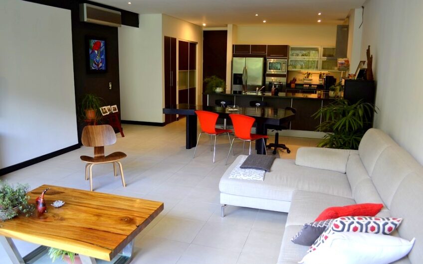 Apartamento con línea blanca y vista en Alto Las Palomas Santa Ana