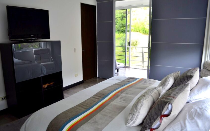 Apartamento con línea blanca y vista en Alto Las Palomas Santa Ana