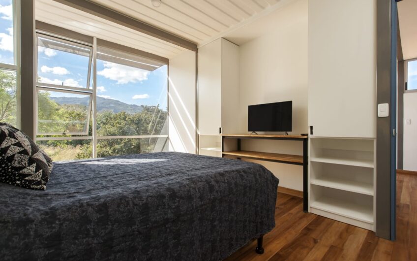 Lindora Santa Ana! Condo estilo Loft de 2 habit. con vista / jardín / línea blanca