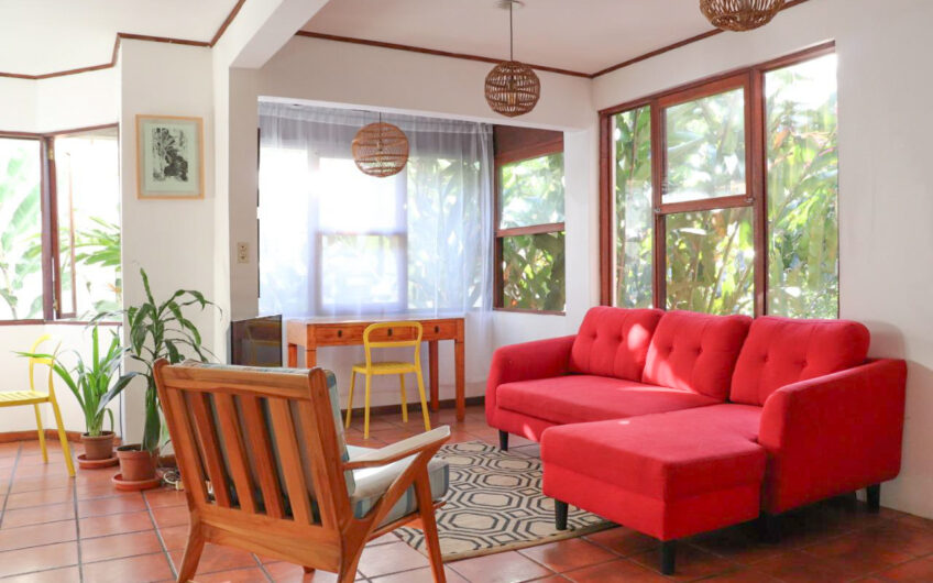 Apartamento amueblado / piscina y áreas verdes en San Rafael Escazú