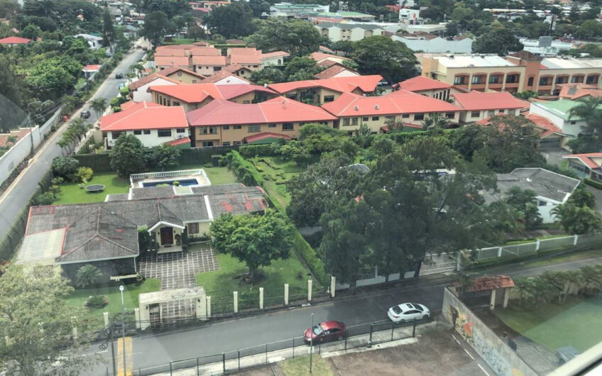 Terreno Comercial y Residencial de 4.011 m² a 300 metros de Multiplaza Escazú / Ideal para Desarrollo e Inversión