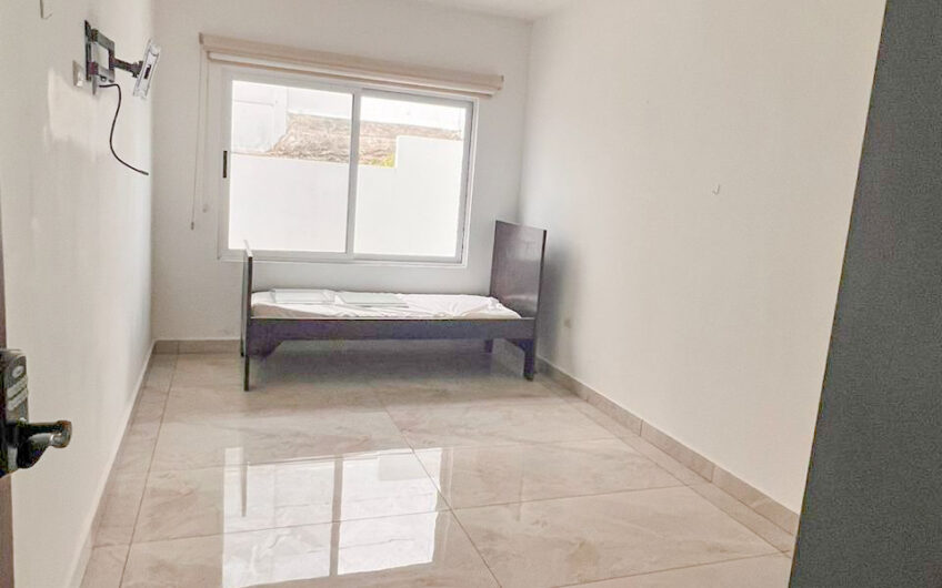 Casa Independiente con Espectaculares Vistas y Amplio Jardín en San Antonio de Escazú