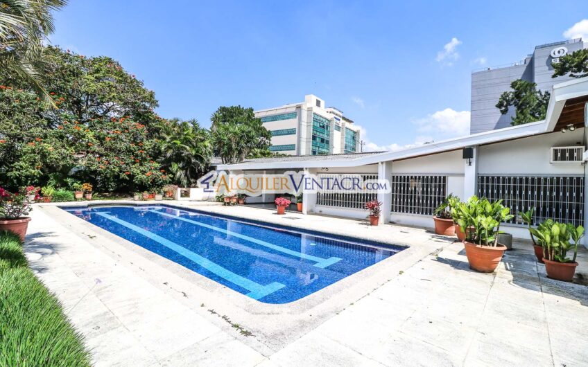 Terreno Comercial y Residencial de 4.011 m² a 300 metros de Multiplaza Escazú / Ideal para Desarrollo e Inversión