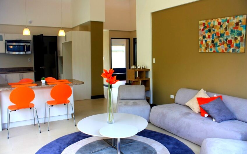 Condo de un nivel de 2 habit. con jardín en Santa Ana Pozos