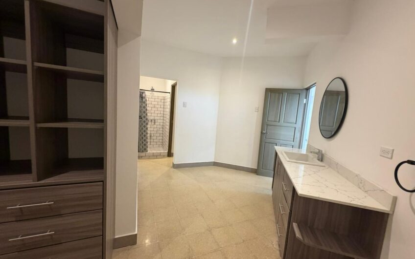 Apartamento de 2 habit. en Bello Horizonte Escazú