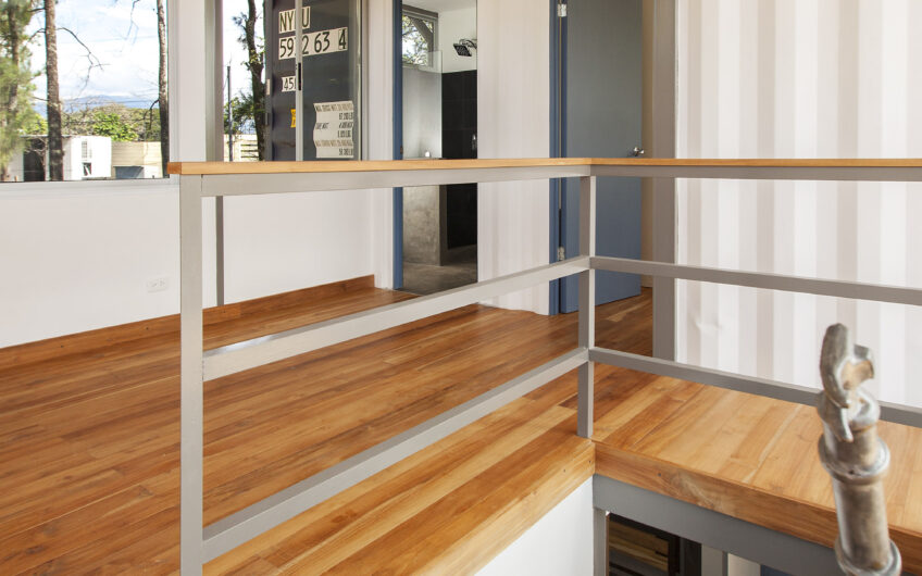 Lindora Santa Ana! Condo estilo Loft de 2 habit. con vista / jardín / línea blanca