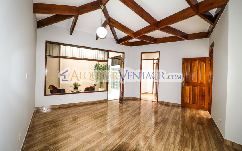 Casa de Un Nivel de 317 m2 en Residencial en San Rafael de Escazú