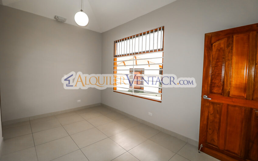 Casa de Un Nivel de 317 m2 en Residencial en San Rafael de Escazú