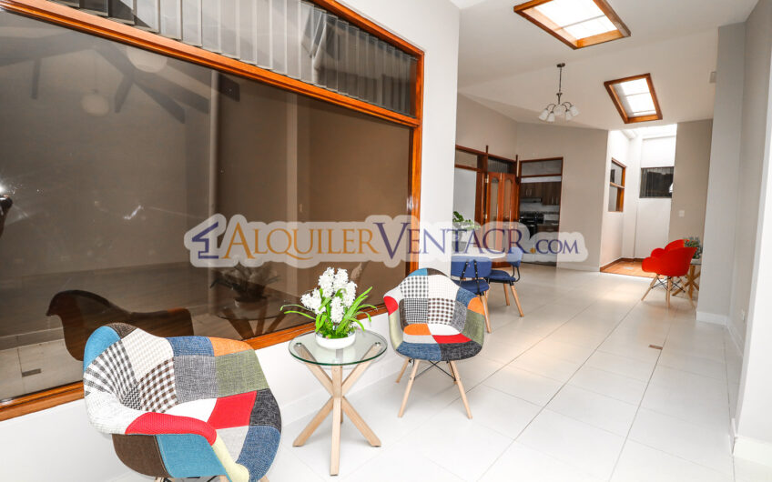 Casa de Un Nivel de 317 m2 en Residencial en San Rafael de Escazú