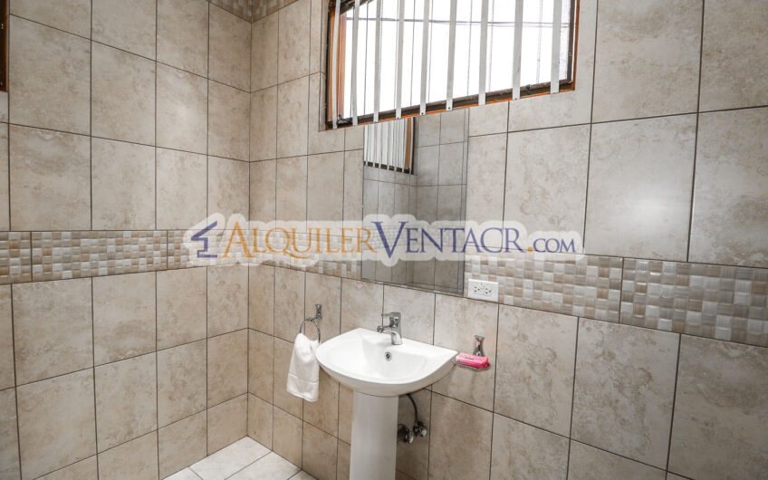 Casa de Un Nivel de 317 m2 en Residencial en San Rafael de Escazú