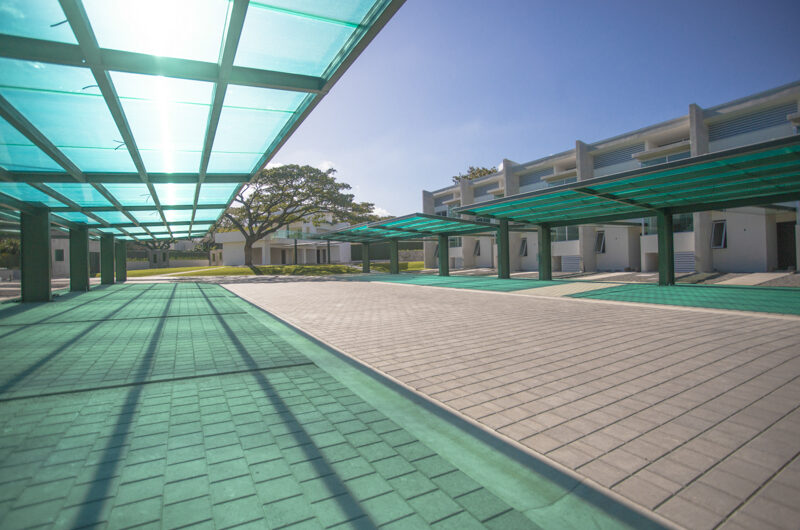 Lindora Santa Ana! Condo contemporáneo amueblado con jardín