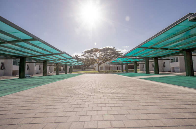 Lindora Santa Ana! Condo contemporáneo amueblado con jardín
