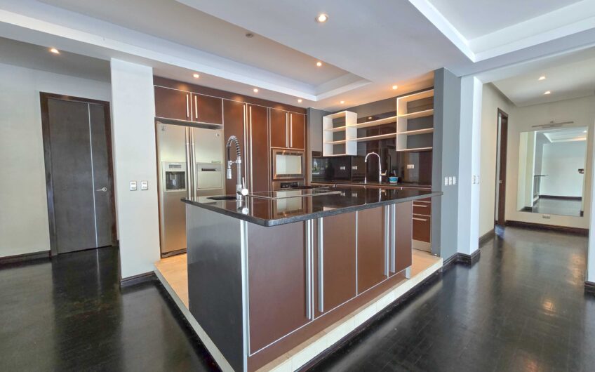 Apartamento en 1er nivel con terraza grande en Bello Horizonte Escazú