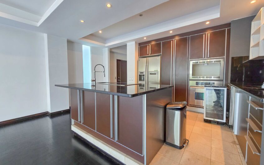 Apartamento en 1er nivel con terraza grande en Bello Horizonte Escazú