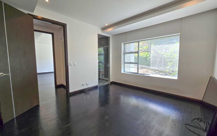 Apartamento en 1er nivel con terraza grande en Bello Horizonte Escazú
